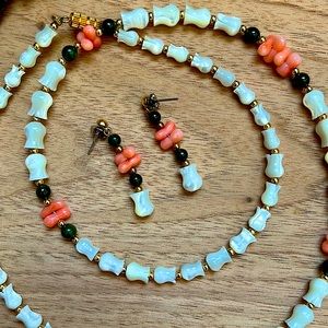 Vintage Tulip Mother of Pearl Necklace and Earrings Set